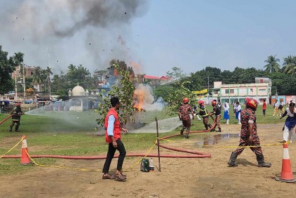নেত্রকোনায় ভূমিকম্প ও অগ্নি নির্বাপক মহড়া