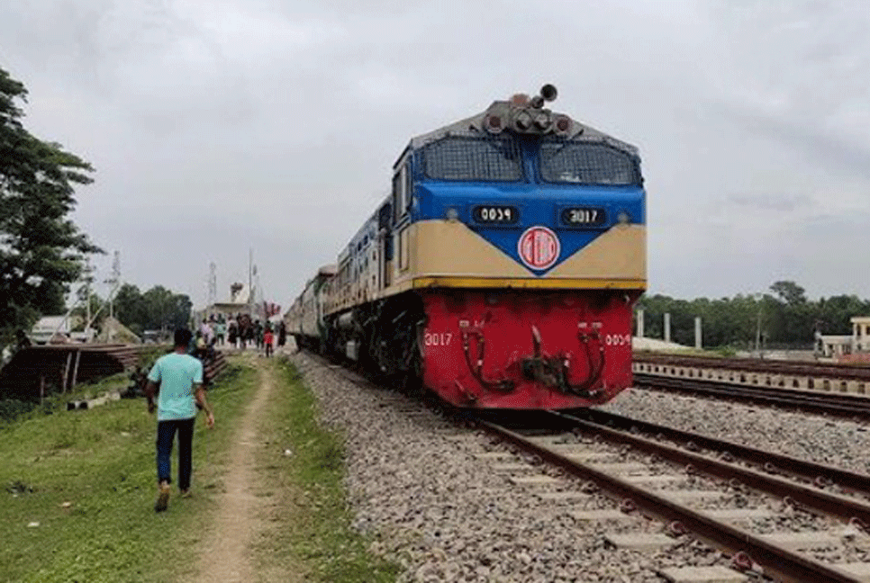 কুড়িগ্রামের সঙ্গে সারাদেশের রেল যোগাযোগ বন্ধ