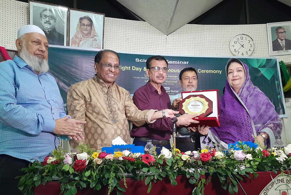 কুমিল্লায় দুই চিকিৎসককে মরণোত্তর সম্মাননা