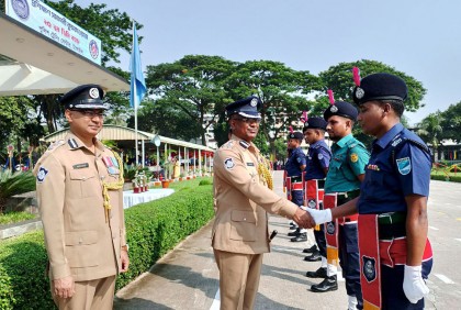 মহেড়া পুলিশ ট্রেনিং সেন্টারে ডিসি কোর্সের সমাপনী কুচকাওয়াজ