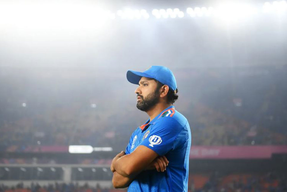পাকিস্তানের ‘লজ্জার’ হার; পিচ নিয়ে মুখ খুললেন রোহিত