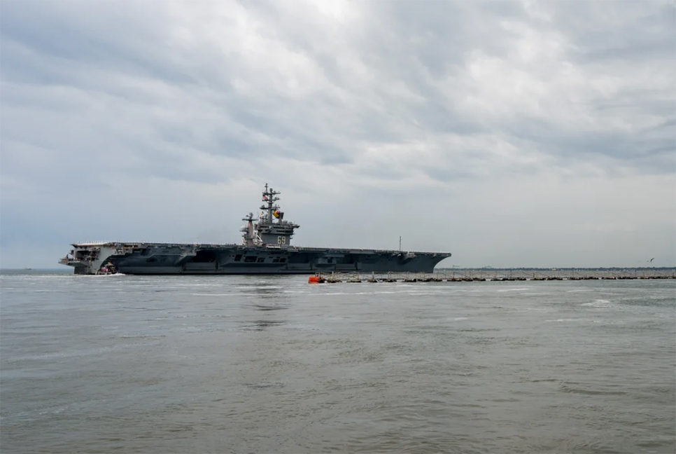 ইসরায়েলে পৌঁছাল মার্কিন রণতরী আইজেনহাওয়ার

