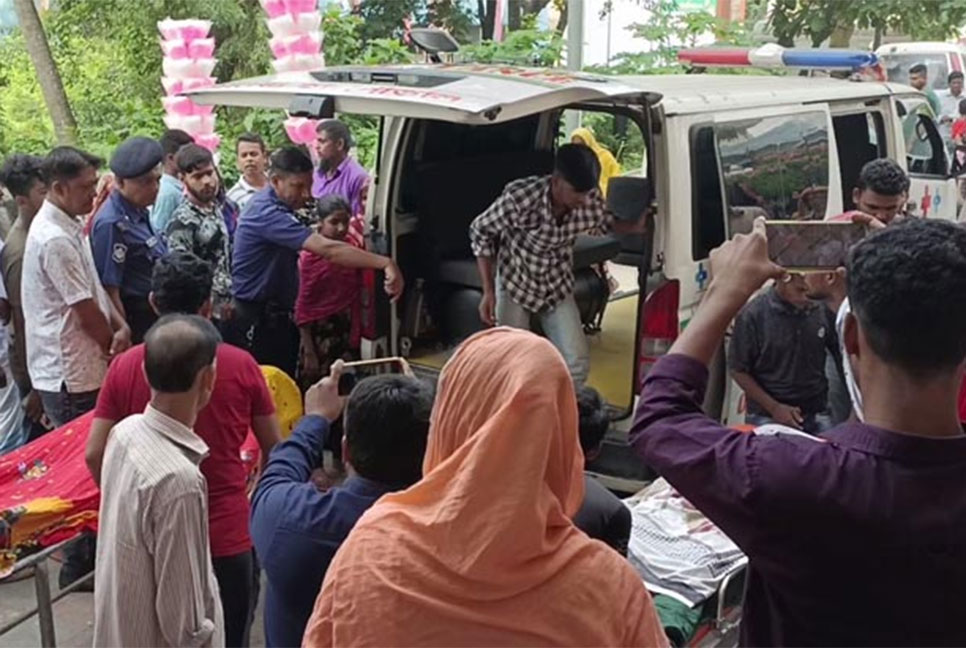 মা-মামা-বান্ধবীকে নিয়ে তরুণীর মদপান, দুই বান্ধবীর মৃত্যু
