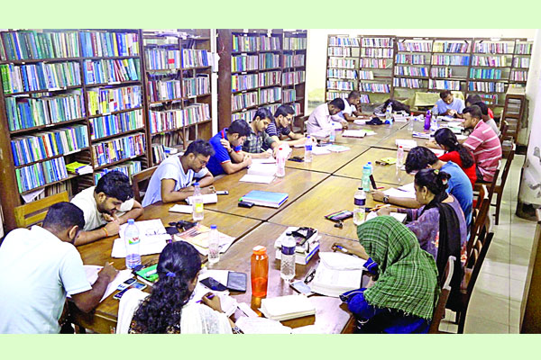কোয়ালিটি পাঠক কমছে খুলনায়