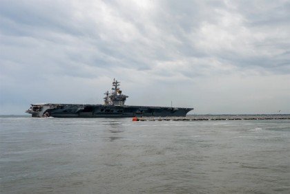 ইসরায়েলে পৌঁছাল মার্কিন রণতরী আইজেনহাওয়ার

