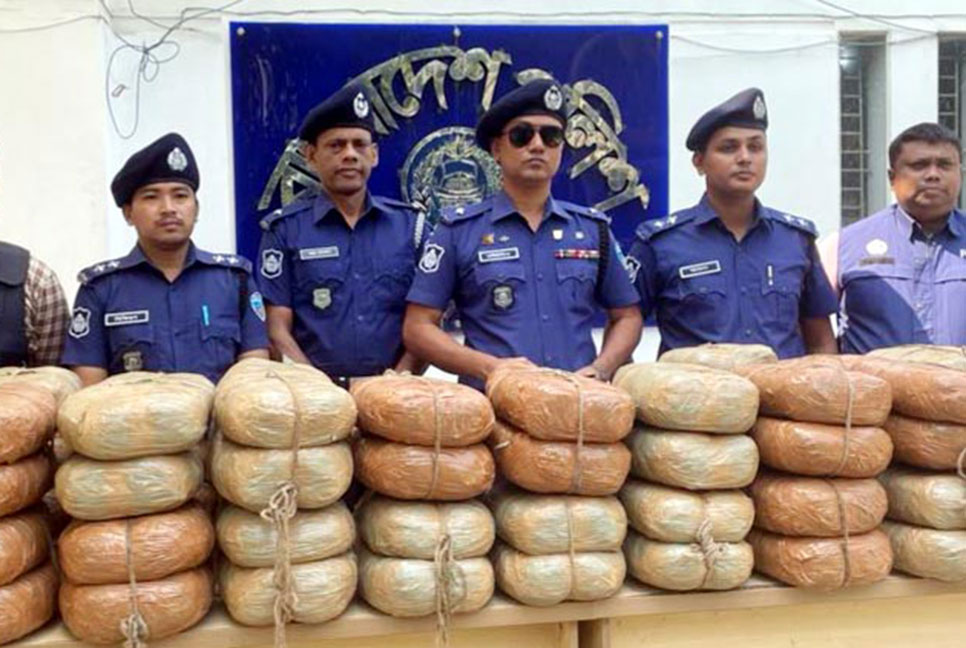 কসবায় বিপুল পরিমাণ গাঁজা উদ্ধার