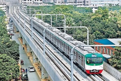 ৩ দিন বন্ধ থাকার পর চলাচল শুরু করল মেট্রোরেল 