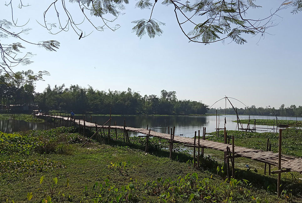 ধুমনদীতে ব্রিজ, কেউ কথা রাখেনি