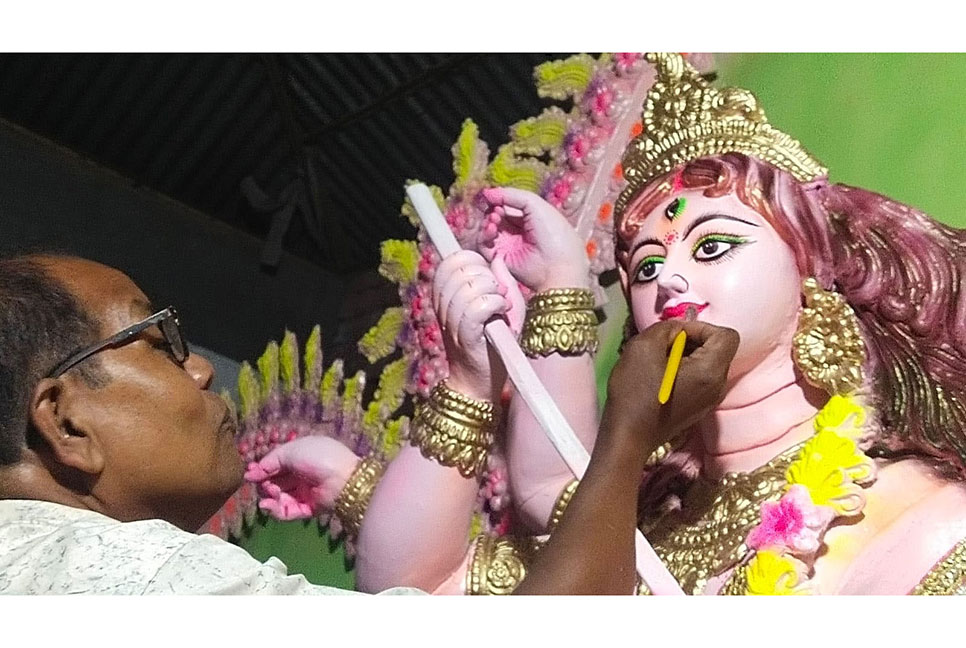বাউফলে মণ্ডপে মণ্ডপে চলছে পূজার প্রস্তুতি
