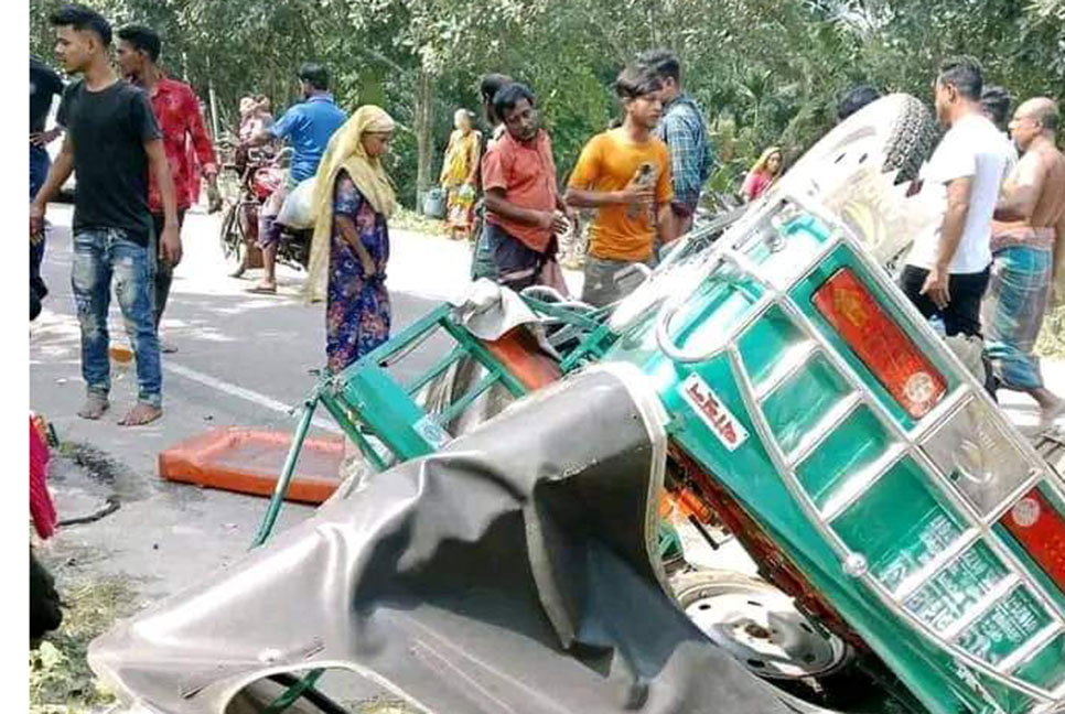 হোসেনপুরে সড়ক দুর্ঘটনায় ২ জন নিহত