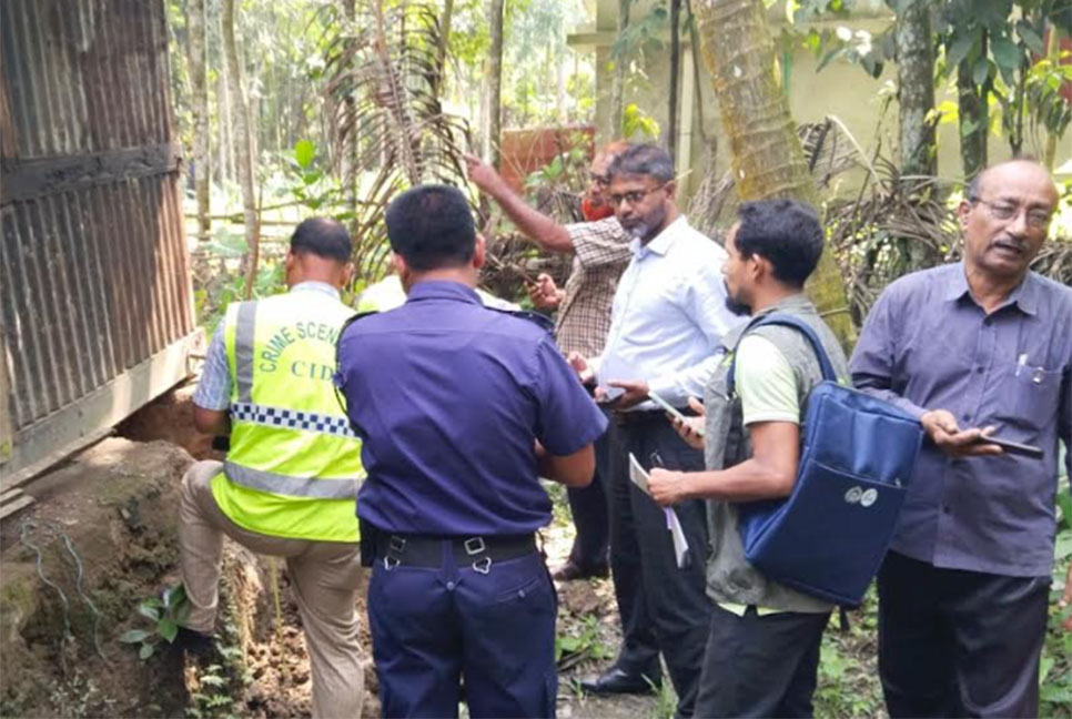 ঝালকাঠিতে বৃদ্ধাকে কুপিয়ে হত্যা