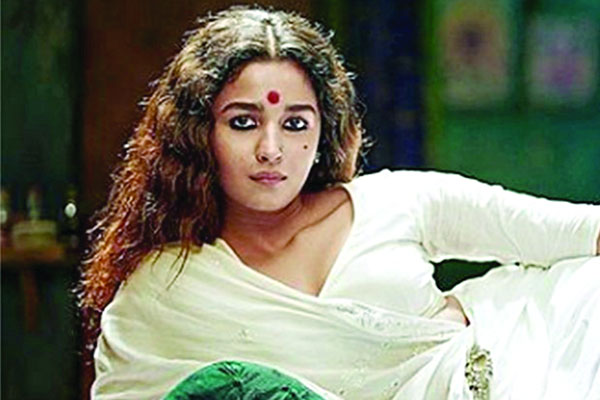 আলিয়ার জয়জয়কার