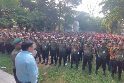 কালিয়াকৈরে পূজা মণ্ডপে আনসার সদস্য মোতায়েন