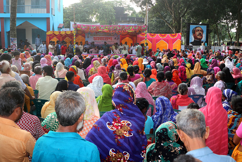 ঠাকুরগাঁওয়ে উপকারভোগীদের নিয়ে সমাবেশ