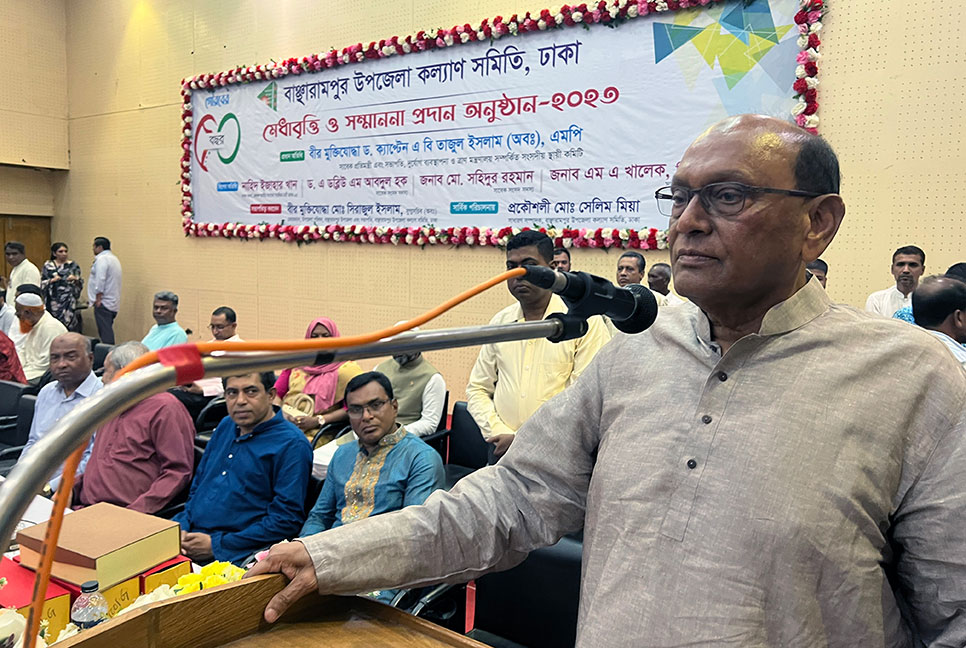 সামনে দাঁড়িয়ে দেশকে নেতৃত্ব দিতে হবে: তাজুল ইসলাম