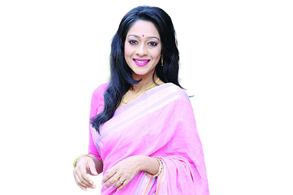 গ্রামের বাড়িতে পূজার আনন্দটা বেশি