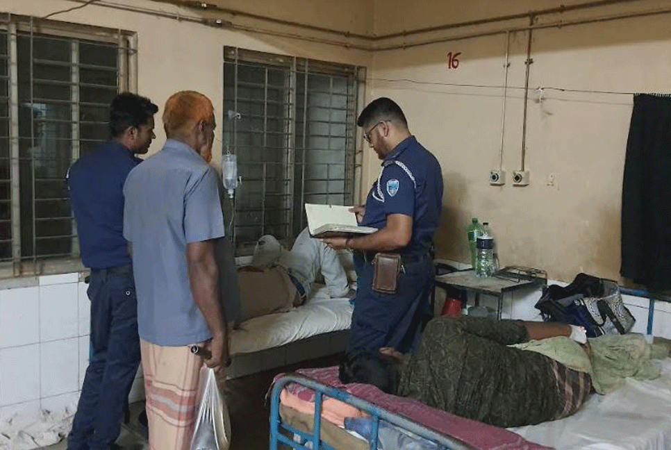 বাড়ি ফেরার পথে কোম্পানির এসআরকে কুপিয়ে টাকা ছিনতাই