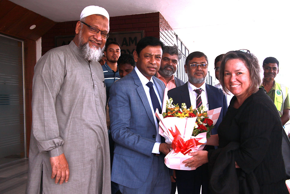 ধান গবেষণা ইনস্টিটিউট পরিদর্শনে কানাডিয়ান প্রতিনিধি দল