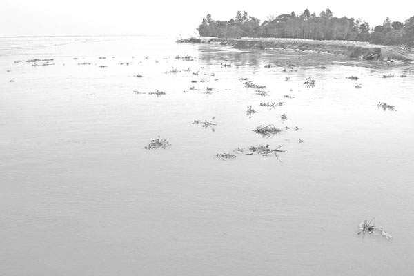 যমুনার গতিপথ পরিবর্তনে জনদুর্ভোগ