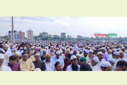 শাহজাহান মিয়ার জানাজায় মানুষের ঢল