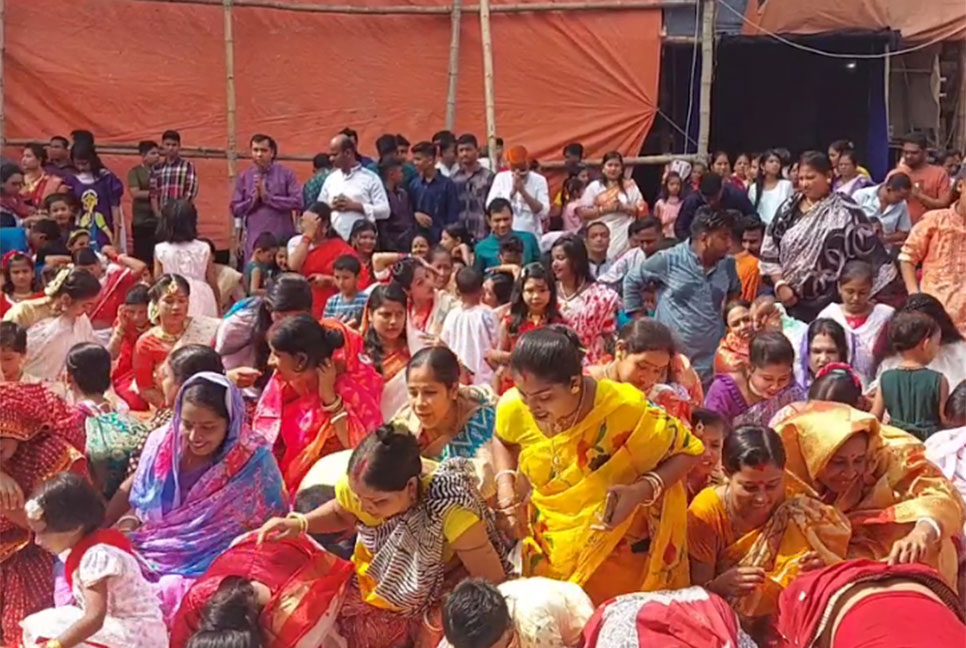 লক্ষ্মীপুরে উৎসাহ-উদ্দীপনায় দুর্গাপূজা