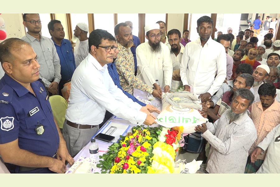 ভোলায় ৪১ হাজার কৃষকের মাঝে সার ও বীজ বিতরণ 