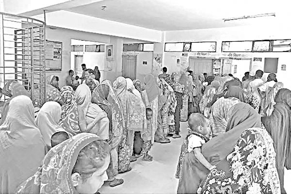 স্বাস্থ্য কমপ্লেক্সে স্বাস্থ্যসেবা ব্যাহত