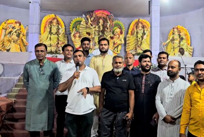 
ঠাকুরগাঁওয়ে বিভিন্ন মন্দিরে 
আওয়ামী লীগ নেতার আর্থিক সহায়তা
