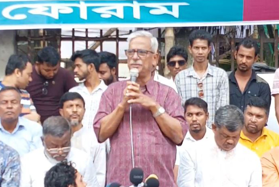 মাথায় বাড়ি দিলে লাঠি কেড়ে নিয়ে পেটাতে হবে : জয়নুল আবদিন ফারুক


