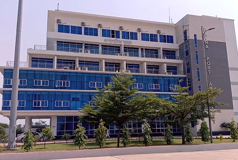 ঘূর্ণিঝড় মোকাবিলায় পায়রা বন্দরে ৫ কমিটি