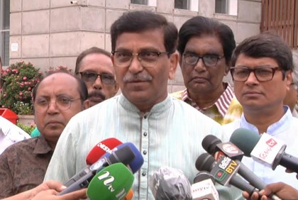 ‘দেশ থেকে পালিয়ে যাওয়ার ইতিহাস আওয়ামী লীগের নাই, বিএনপির আছে’


