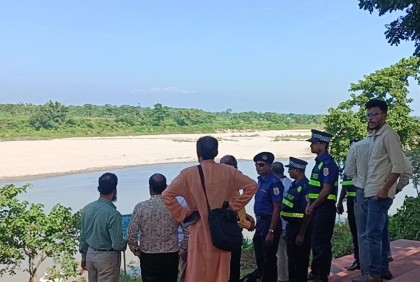 ভ্রমণ পিপাসুদের উপচে পড়া ভিড় তেঁতুলিয়ায়  