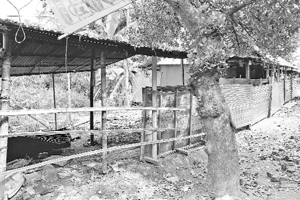 ব্যবসা প্রতিষ্ঠানে হামলা লুটপাটের অভিযোগ