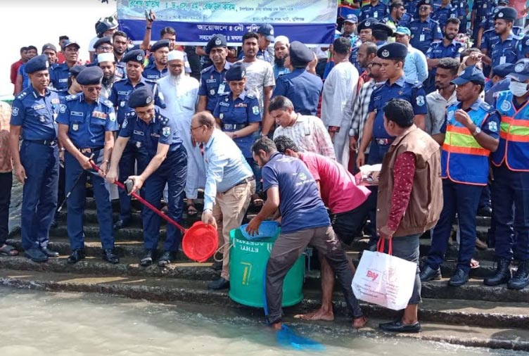 'নৌপথ নিরাপদ রাখতে সোচ্চার নৌ পুলিশ'