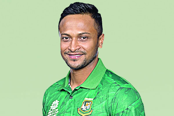 সাকিব হঠাৎ ঢাকায়