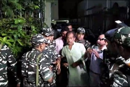 পশ্চিমবঙ্গের সাবেক খাদ্যমন্ত্রী জ্যোতিপ্রিয় মল্লিক গ্রেফতার 