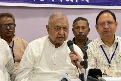 রাজনীতি থেকে অব্যাহতির ঘোষণা ড. কামাল হোসেনের

