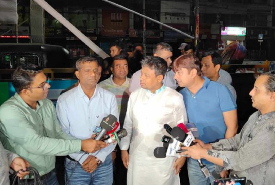 ককটেল বিস্ফোরণ, চাল-ডালের বস্তাসহ দেড় শতাধিক আটক