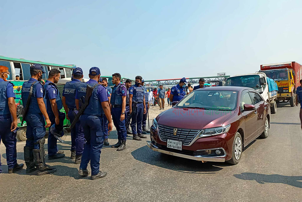 রাজধানীতে সমাবেশ ঘিরে ঢাকা-চট্টগ্রাম মহাসড়কে কঠোর তল্লাশি