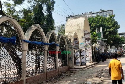 বায়তুল মোকাররমের দক্ষিণ গেইট উত্তাল হলেও নীরব উত্তর গেইট
