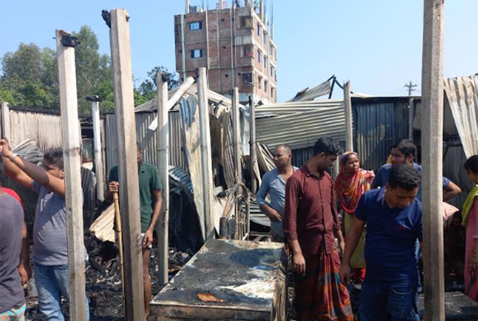 কালিয়াকৈরে আগুনে পুড়ে গেছে ২৭ কক্ষ