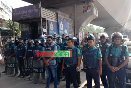 যাত্রাবাড়ীতে সতর্ক পুলিশ, গণপরিবহন কম


