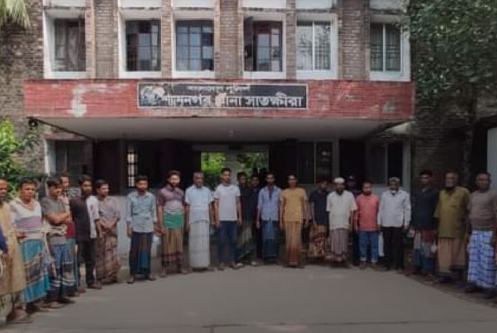 সাতক্ষীরায় বিএনপি-জামায়াতের ৩২ নেতা-কর্মী গ্রেফতার