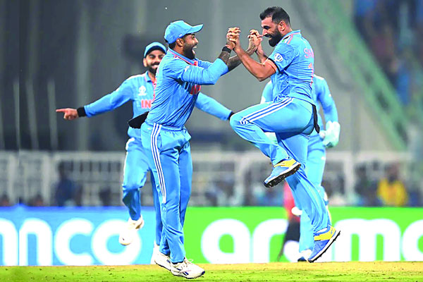 বেয়ারস্টোকে বিদায় করে ভারতীয়দের উল্লাস