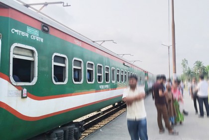 চালকদের হেলমেট পরে ট্রেন চালানোর নির্দেশনা 

