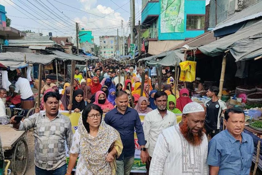 সেলিমা বেগম সালমার নেতৃত্বে ফুলবাড়ীয়ায় শান্তি ও উন্নয়ন সমাবেশ