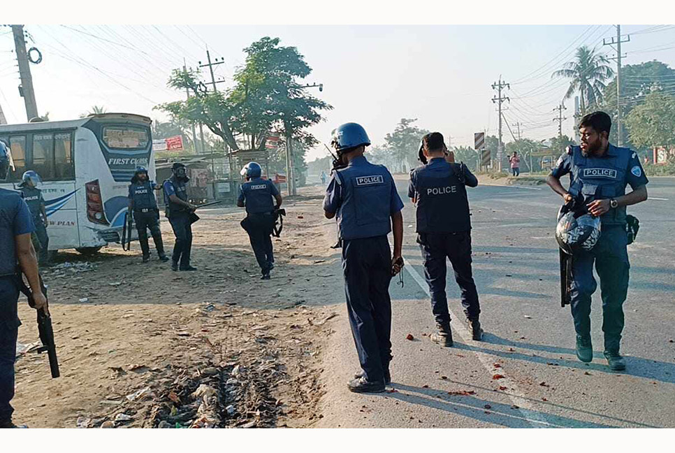 কুমিল্লায় বিএনপি-জামায়াতের সঙ্গে পুলিশের ধাওয়া-পাল্টা ধাওয়া, গুলি

