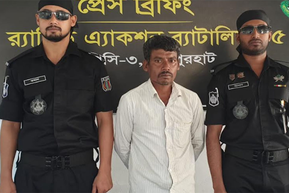 জয়পুরহাটে মাদক কারবারি আটক