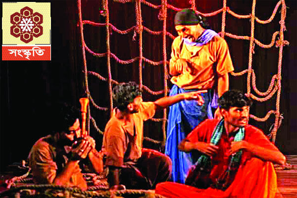 নননপুরের মেলায় একজন কমলাসুন্দরী ও একটি বাঘ আসে