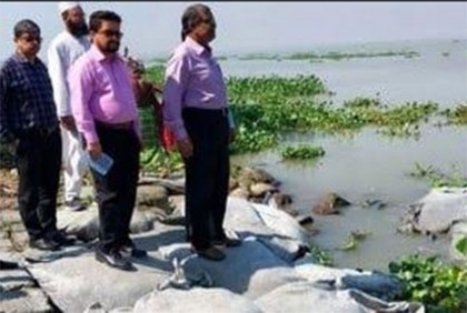 চাঁদপুর শহর রক্ষা বাঁধে ধস